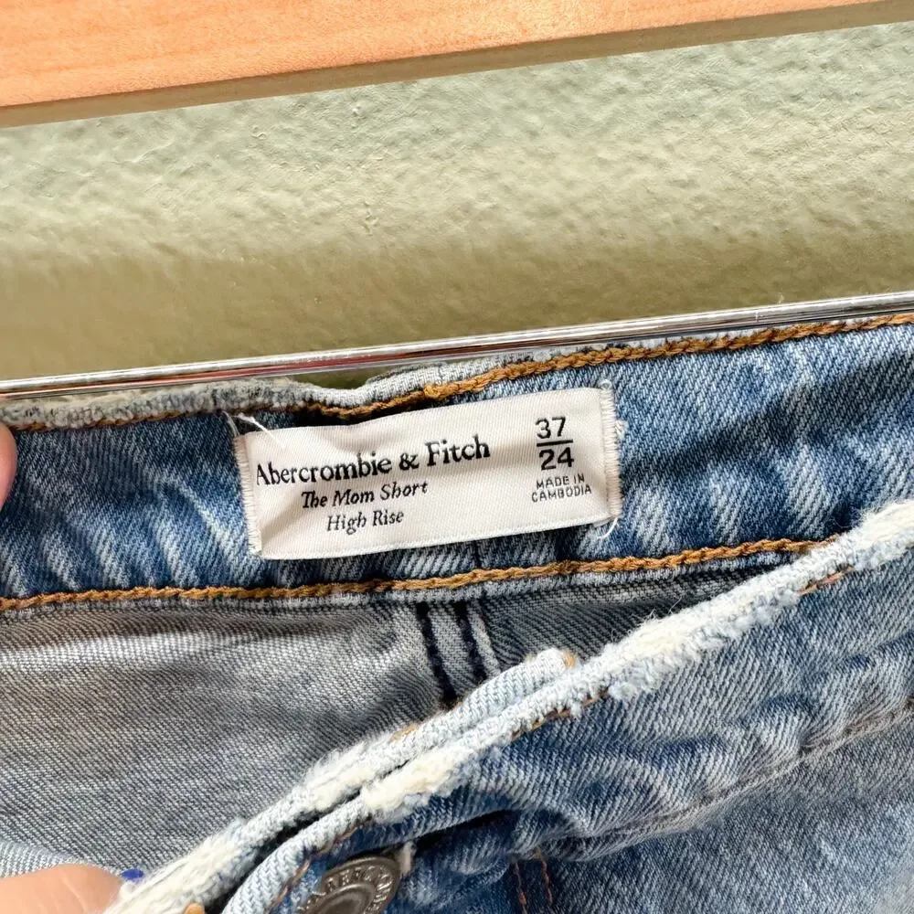 Abercrombie & Fitch Blue Jean The Mom Short High Rise Denim Shorts - Size 37